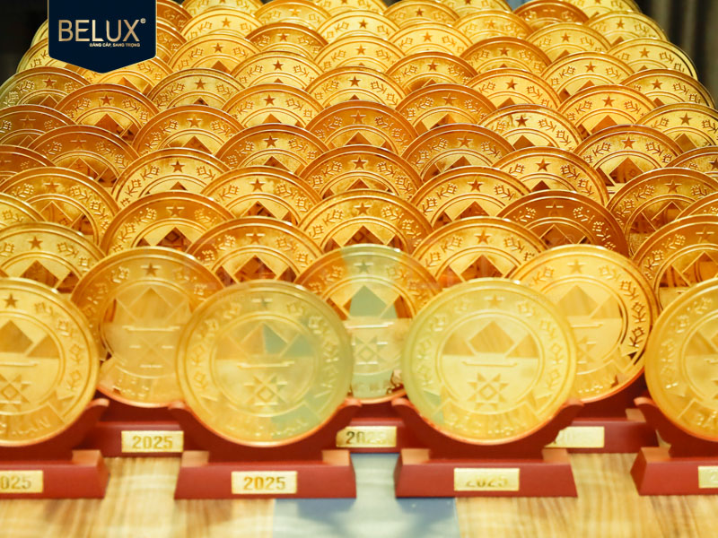 Lô 100 Biểu trưng Bắc Kạn cao 25cm bằng đồng mạ vàng 24k thiết kế theo yêu cầu